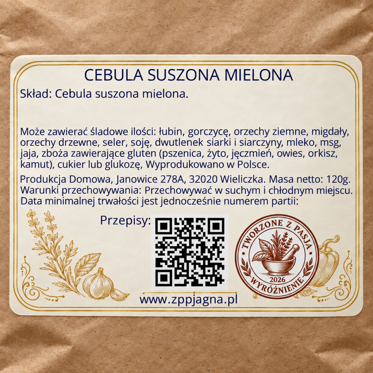 Zbliżenie tylnej etykiety produktu ze składem i informacjami o przechowywaniu
