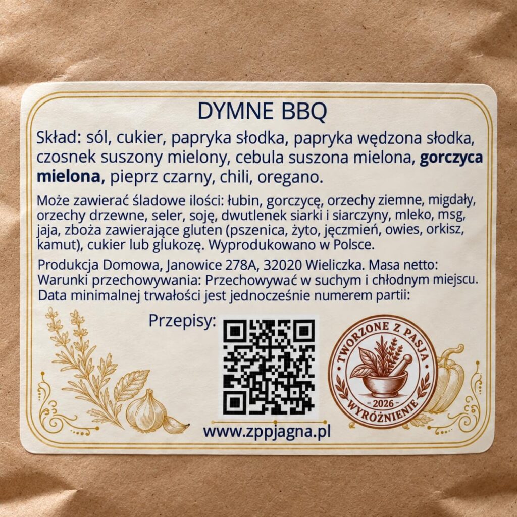 Zbliżenie tylnej etykiety Dymne BBQ ze składem, warunkami przechowywania i kodem QR.